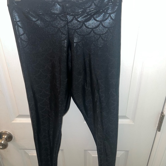 Blackmilk Midnight Mermaid Leggings - Picture 3 of 8